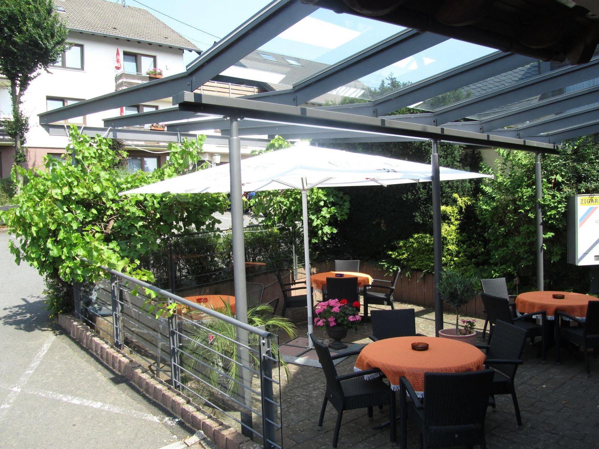 Hotel Zur Burg Nuerburg 외부 사진